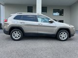 Used 2017 Jeep Cherokee Latitude image 2