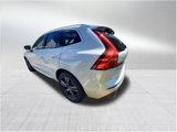 Used 2018 Volvo XC60 T5 Momentum w/ Vision Package image 3