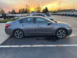 Used 2016 Nissan Altima 2.5 SR w/ LED Appearance Package image 2