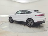 Certified 2024 Porsche Cayenne Coupe image 2