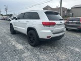 Used 2018 Jeep Grand Cherokee Laredo image 3