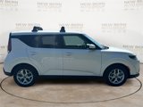 Used 2023 Kia Soul LX w/ LX Technology Package image 6