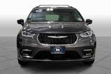 Used 2021 Chrysler Pacifica Touring-L image 3