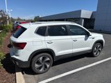 Used 2024 Volkswagen Taos SE image 3