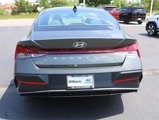 Used 2024 Hyundai Elantra SEL w/ Convenience Package image 4