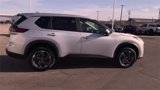 Used 2024 Nissan Rogue SV image 2