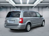 Used 2015 Chrysler Town & Country Touring image 5