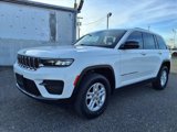 Used 2022 Jeep Grand Cherokee Laredo w/ Luxury Tech Group I image 3