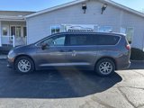 Used 2023 Chrysler Voyager LX image 4
