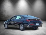 New 2025 Hyundai Elantra SE image 3