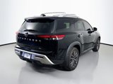 Used 2024 Nissan Pathfinder SL w/ SL Premium Package image 5