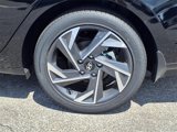 New 2025 Hyundai Elantra SEL image 6
