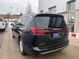 Used 2022 Chrysler Pacifica Touring-L image 4