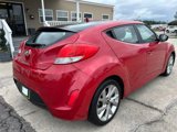 Used 2016 Hyundai Veloster image 5