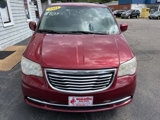 Used 2014 Chrysler Town & Country Touring image 3