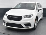 Used 2023 Chrysler Pacifica Touring-L image 3