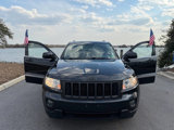 Used 2011 Jeep Grand Cherokee Laredo image 2