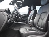 Certified 2022 Porsche Macan image 5