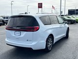 Certified 2024 Chrysler Pacifica Pinnacle image 3