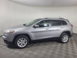 Used 2018 Jeep Cherokee Latitude image 2