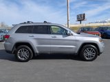 Used 2020 Jeep Grand Cherokee Limited w/ Luxury Group II image 2