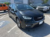 Used 2023 Chrysler Pacifica Touring-L image 3