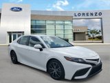Used 2022 Toyota Camry SE image 3