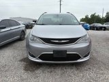 Used 2017 Chrysler Pacifica Touring-L image 2