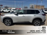 Used 2023 Nissan Rogue SV image 3