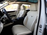 Used 2023 Bentley Bentayga image 2