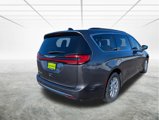 Used 2022 Chrysler Pacifica Touring-L image 6