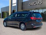 Used 2022 Chrysler Pacifica Touring-L image 3