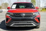 Used 2024 Volkswagen Taos SE w/ Panoramic Sunroof Package image 5