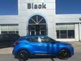 Used 2023 Nissan Kicks SR image 2