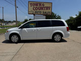 Used 2018 Dodge Grand Caravan SE w/ UConnect Hands-Free Group image 4