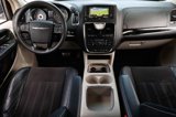 Used 2014 Chrysler Town & Country Touring-L image 2