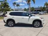 Used 2021 Nissan Rogue SV image 3