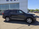 Used 2017 Ford Explorer XLT w/ Equipment Group 202A image 5