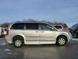 Used 2010 Chrysler Town & Country Touring image 5