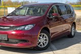 Used 2023 Chrysler Voyager LX image 6