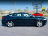 Used 2017 Ford Fusion SE image 2