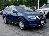 Used 2017 Nissan Rogue SV image 2