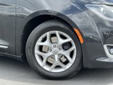 Used 2018 Chrysler Pacifica Touring-L w/ Tire & Wheel Group image 6