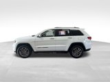 Used 2020 Jeep Grand Cherokee Limited w/ Luxury Group II image 2