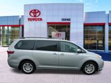 Used 2016 Toyota Sienna XLE Premium image 2