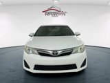 Used 2014 Toyota Camry LE image 2