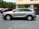 Used 2017 Kia Sorento L image 2