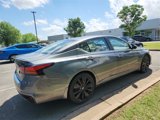 Used 2022 Nissan Altima 2.5 SR w/ Midnight Edition Package image 2