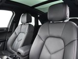 Certified 2025 Porsche Macan image 5