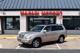 Used 2005 Toyota Highlander 4WD V6 w/ 3rd Row image 2